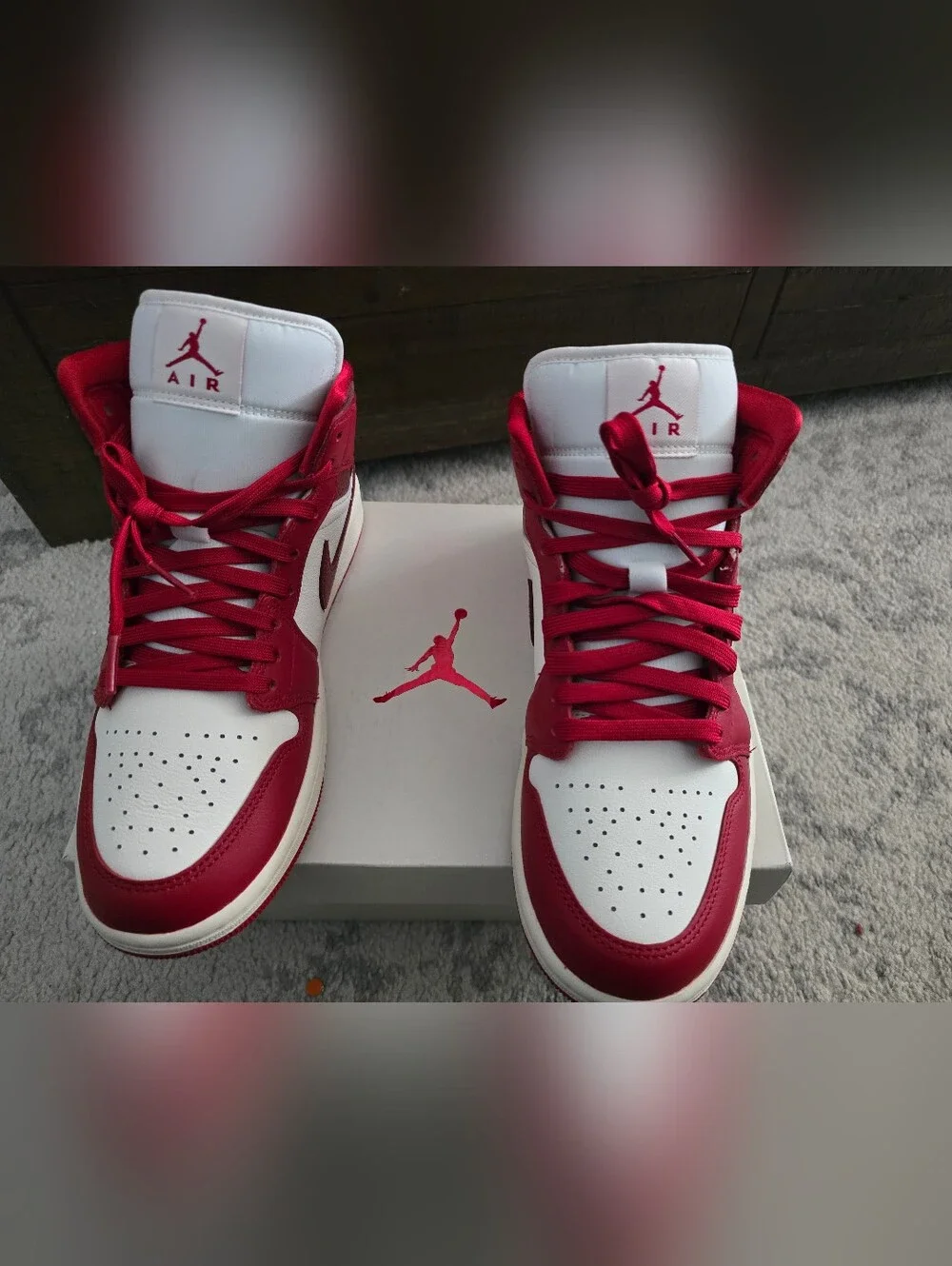 New Air Jordan 1 Mid SE Women's Size 10